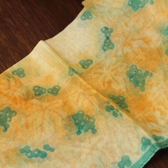 Vintage 1950s Handkerchief, Orange and Green Silk with a Leaf Pattern, Hankie - Picture 5 of 10